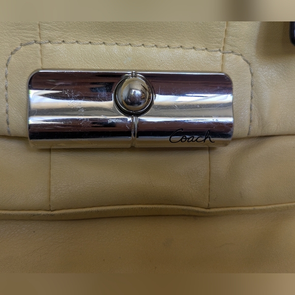 COACH YELLOW 💛 SATCHEL LEATHER SHOULDER BAG - Picture 4 of 16